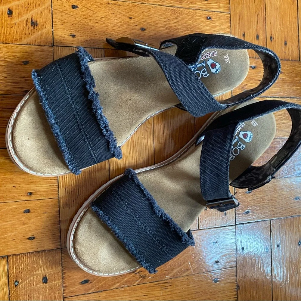 BOBS from Skechers' Black Memory Foam Sandals Size 8, Velcro top strap